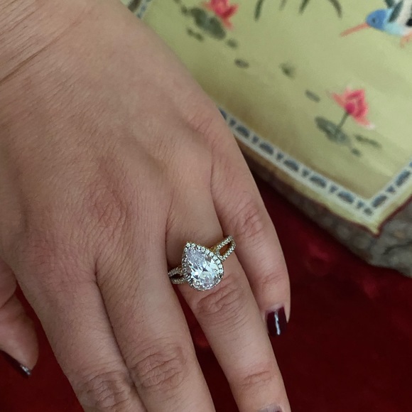 NWT Engagement ring 14k gold finish size 6 gift idea - Picture 8 of 10